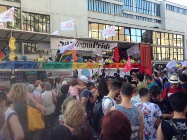 Sardegna Pride, in migliaia a Cagliari